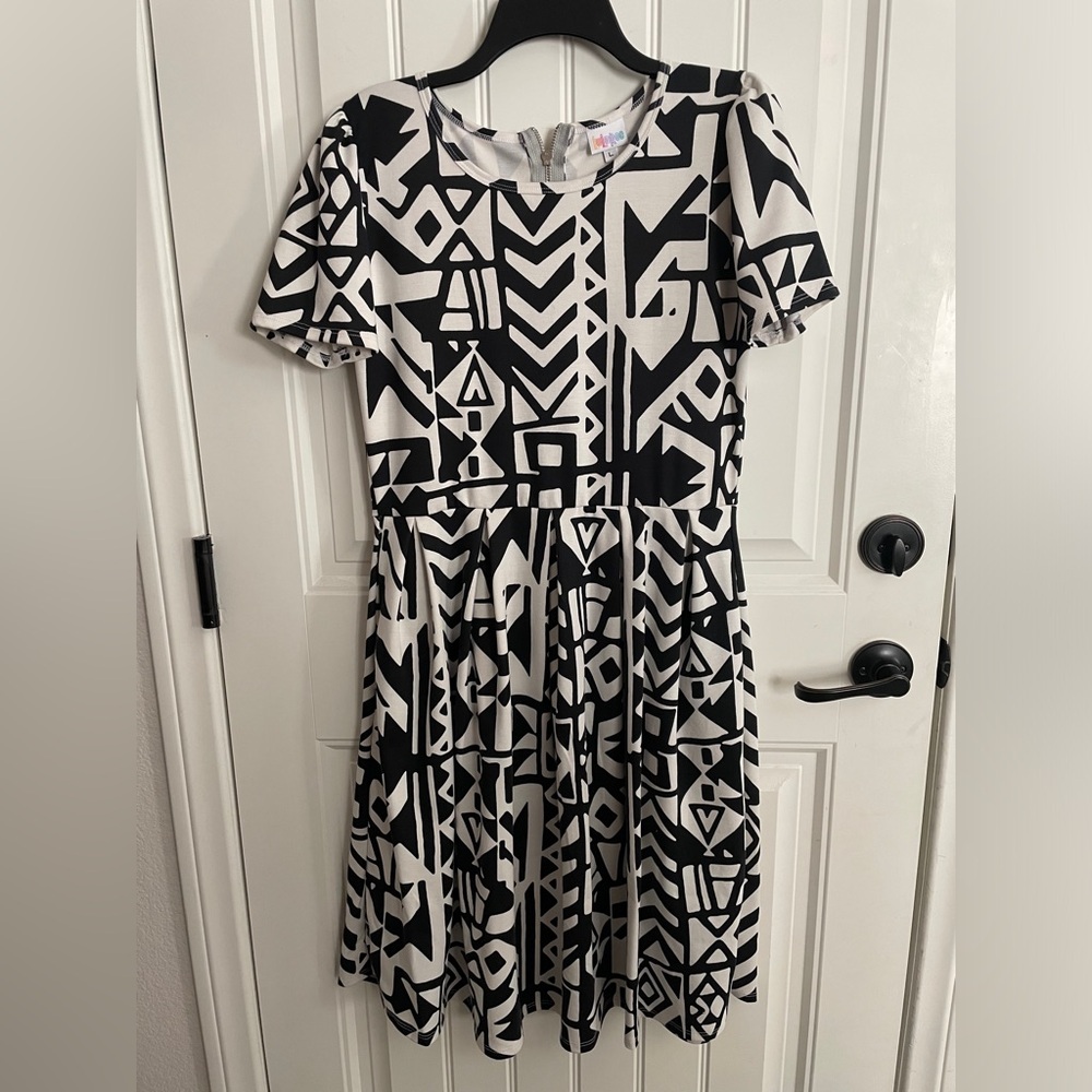 LulaRoe Large black and white dress - Picture 1 of 2